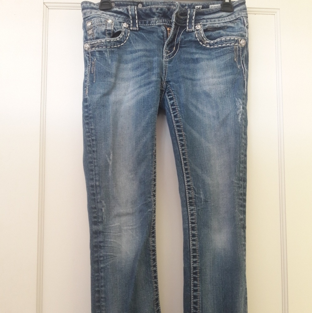 MISS ME JEANS! size 25, medium wash, lightly worn!
